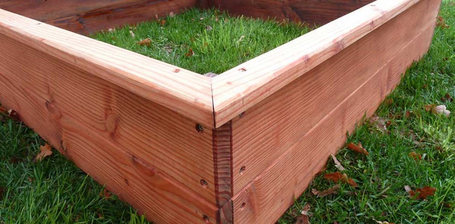 Carré potager 120 x 120 x 30cm en bois de Douglas vernis à l’huile de lin