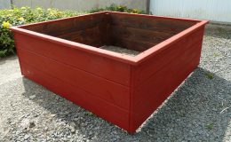 Carré potager 120x120x45 en Douglas coloré et goudron de pin