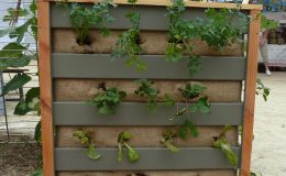 Potager vertical 90x90x30 coloris taupe et bois