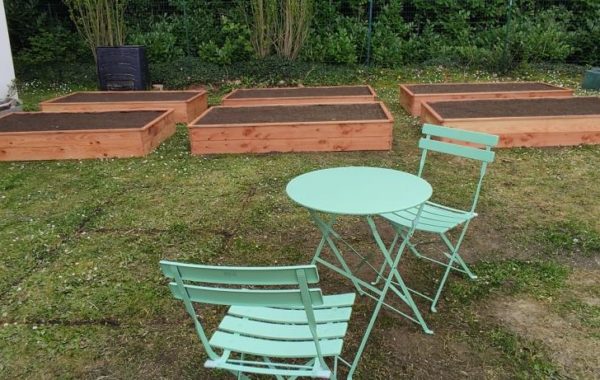 Carrés Potagers 210x120x30 huilés installés dans une résidence étudiante