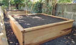 Carré Potager en châtaignier 120x120x30